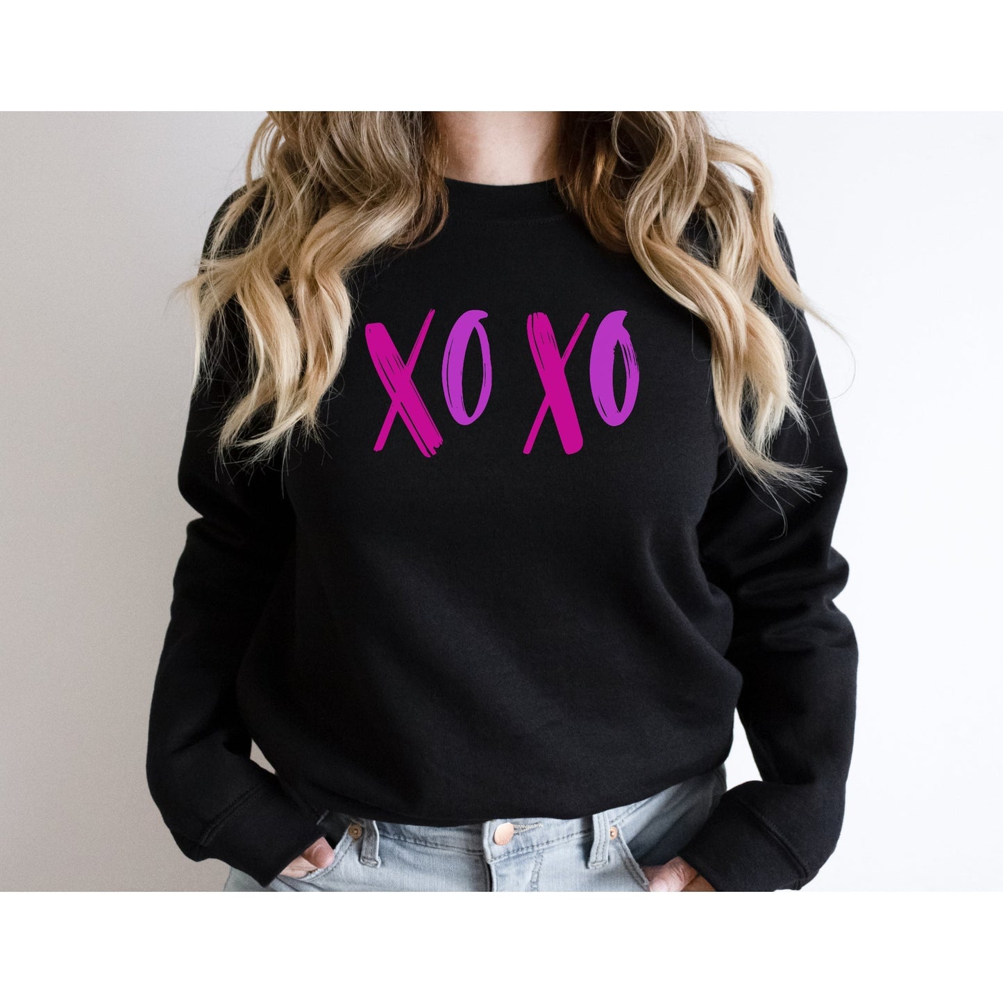 Valentine's Sweatshirts for Women, LOVE Shirt, Cute Valentine's Crewneck Heart, Valentine's T-shirt, XOXO Shirt Teacher Mom Valentine Gift Sweatshirt