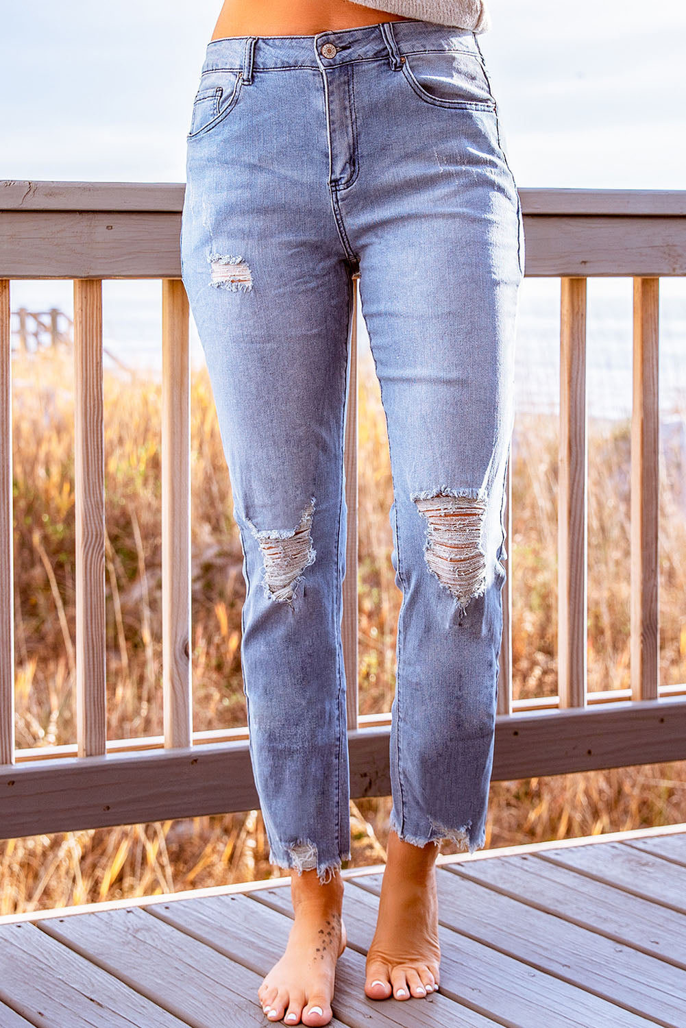 Stylish Distressed Cropped Jeans 