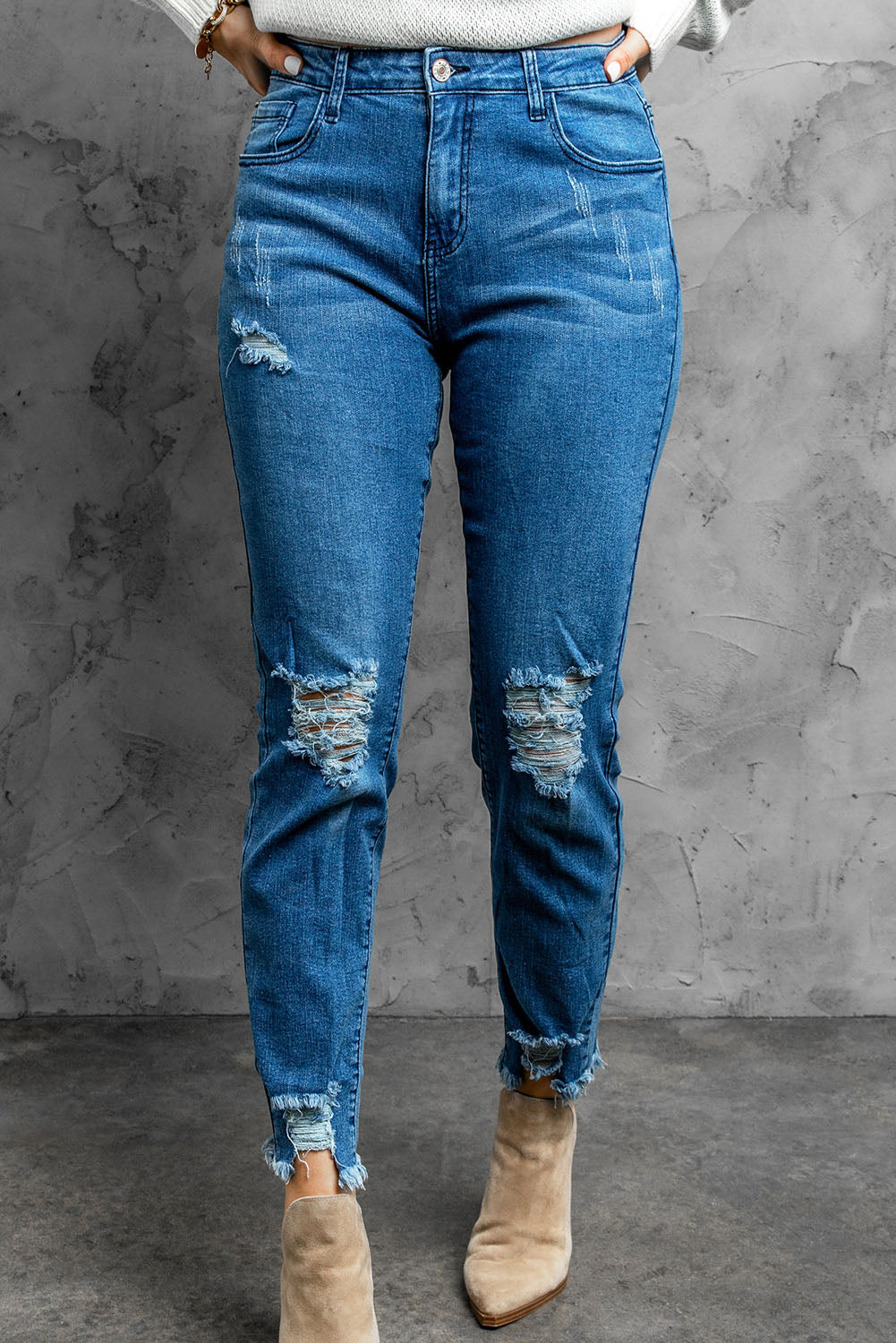 Stylish Distressed Cropped Jeans 